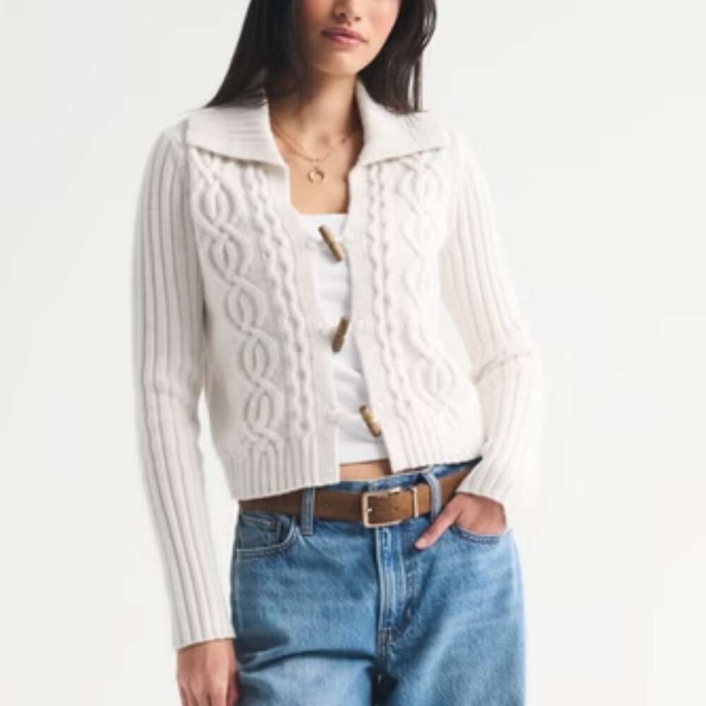 Y2K Vintage Abercrombie Cream Cable Knit Toggle Sweater Cardigan